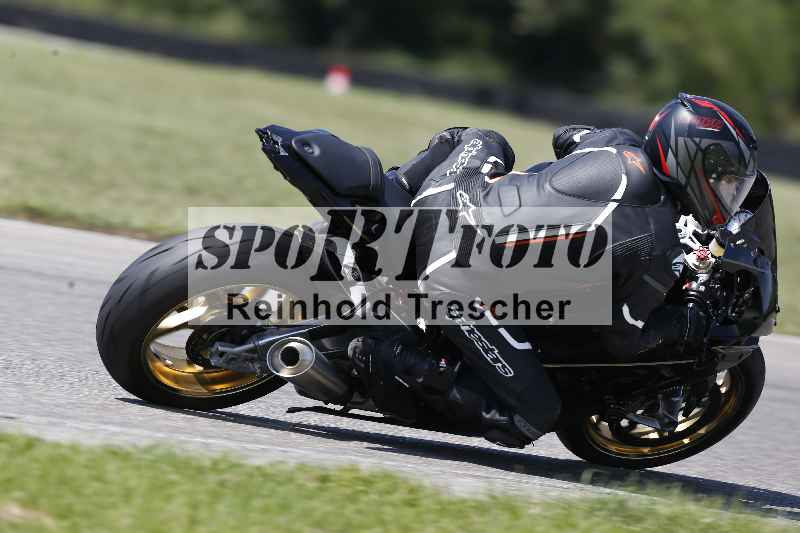 /44 09.08.2025 Plüss Moto Sport ADR/Freies Fahren/backside